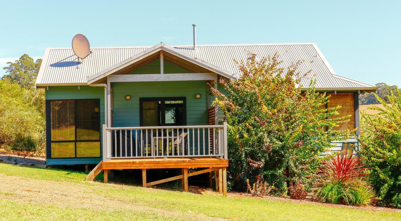 Rainbow Trail Chalets Пембертон Экстерьер фото